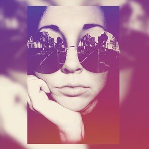 COPY - Meet your Posher, Erin